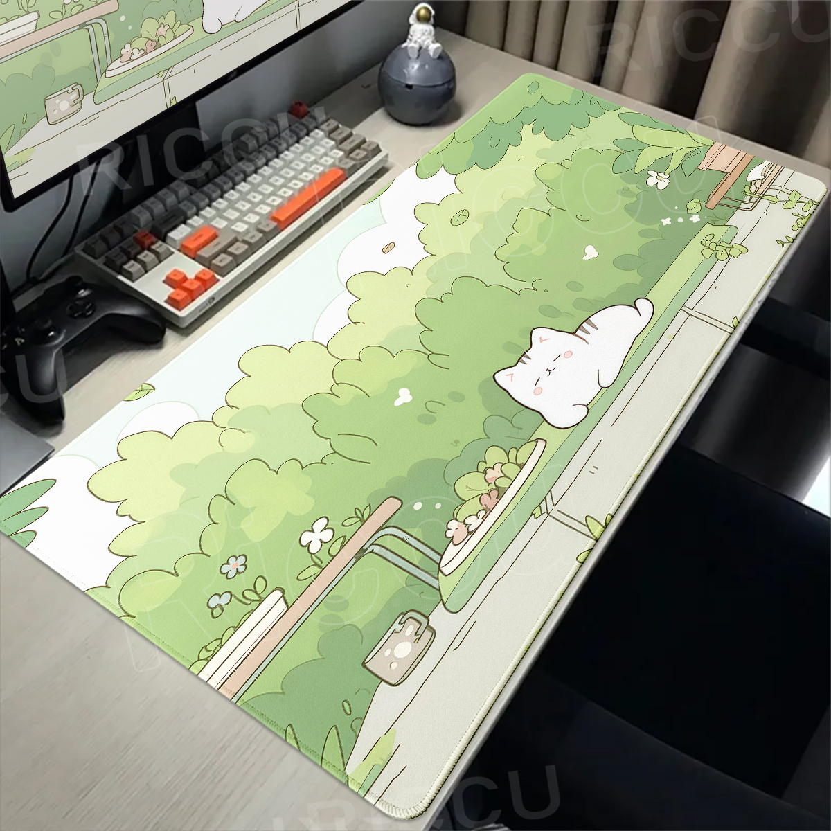 Lovely White Cat and Green Pla - Pc Gaming White recension och pris