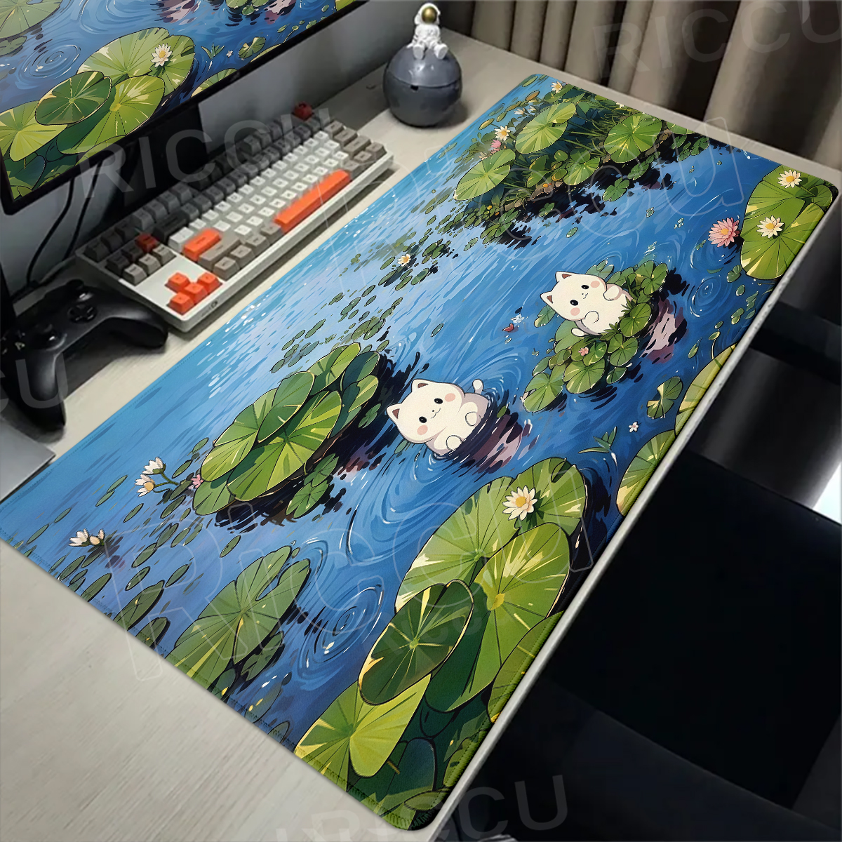 Lovely White Cat and Green Pla - Pc Gaming White recension och pris
